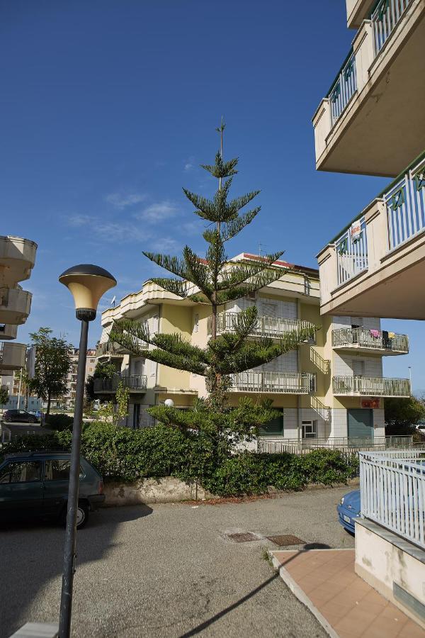 B&B Mary Grace Rossano Stazione Zewnętrze zdjęcie